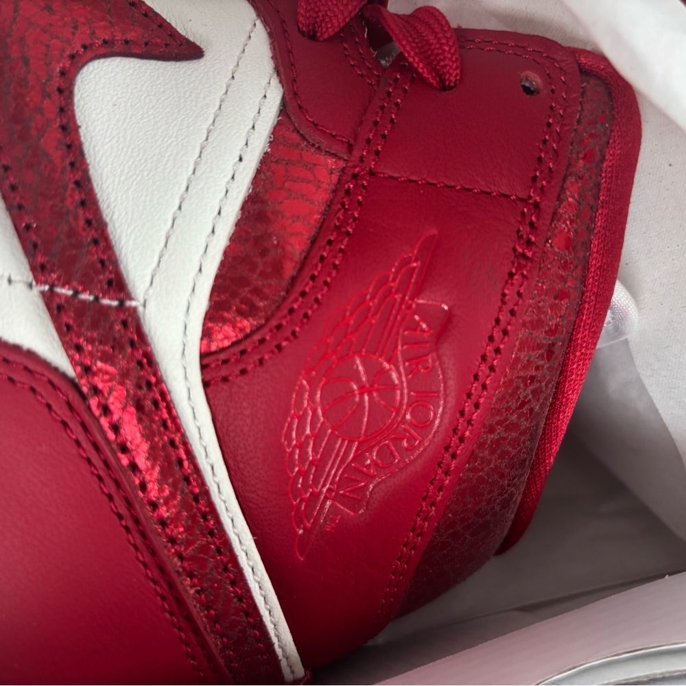 Nike women’s Air Jordan 1 Mid Varsity Red and White High-Top. Brand New - Picture 10 of 11